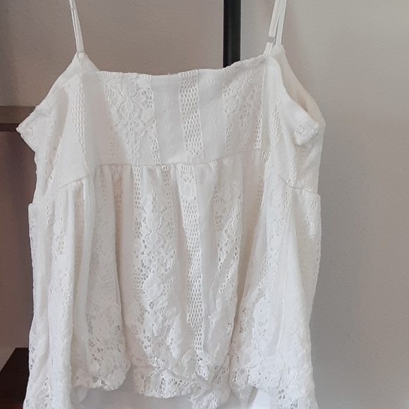 Top - Picture 2 of 2